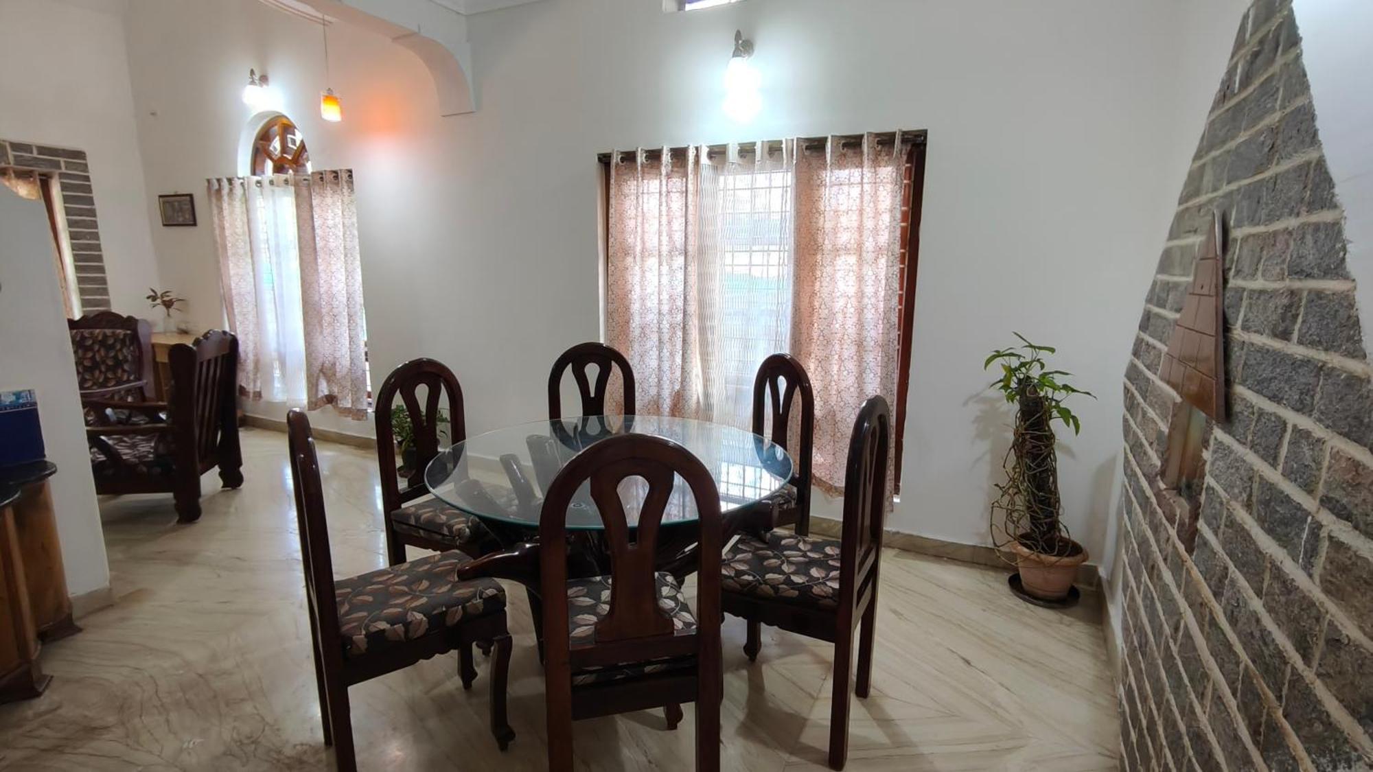 Flintstone Home Kushālnagar Exterior foto