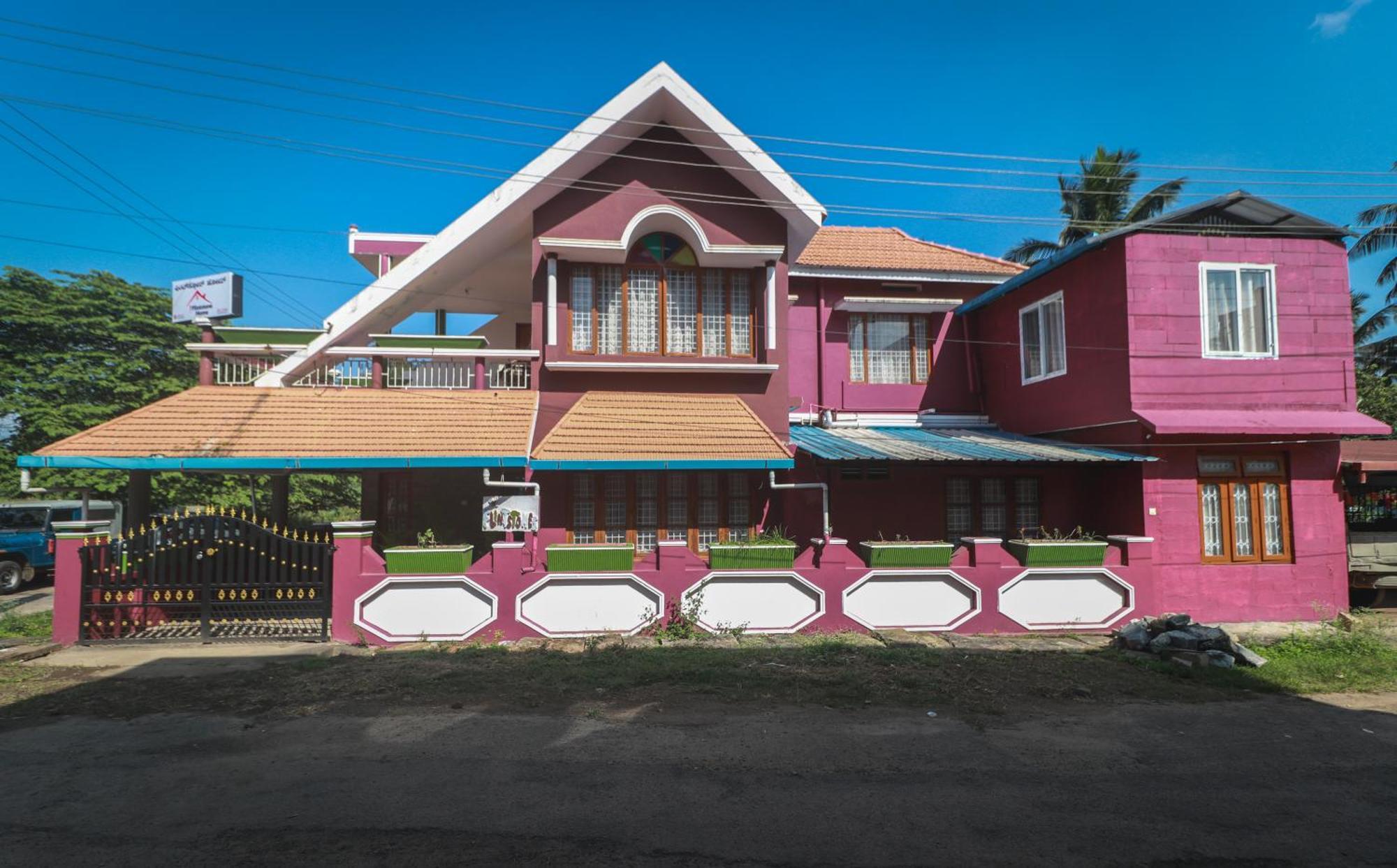 Flintstone Home Kushālnagar Exterior foto