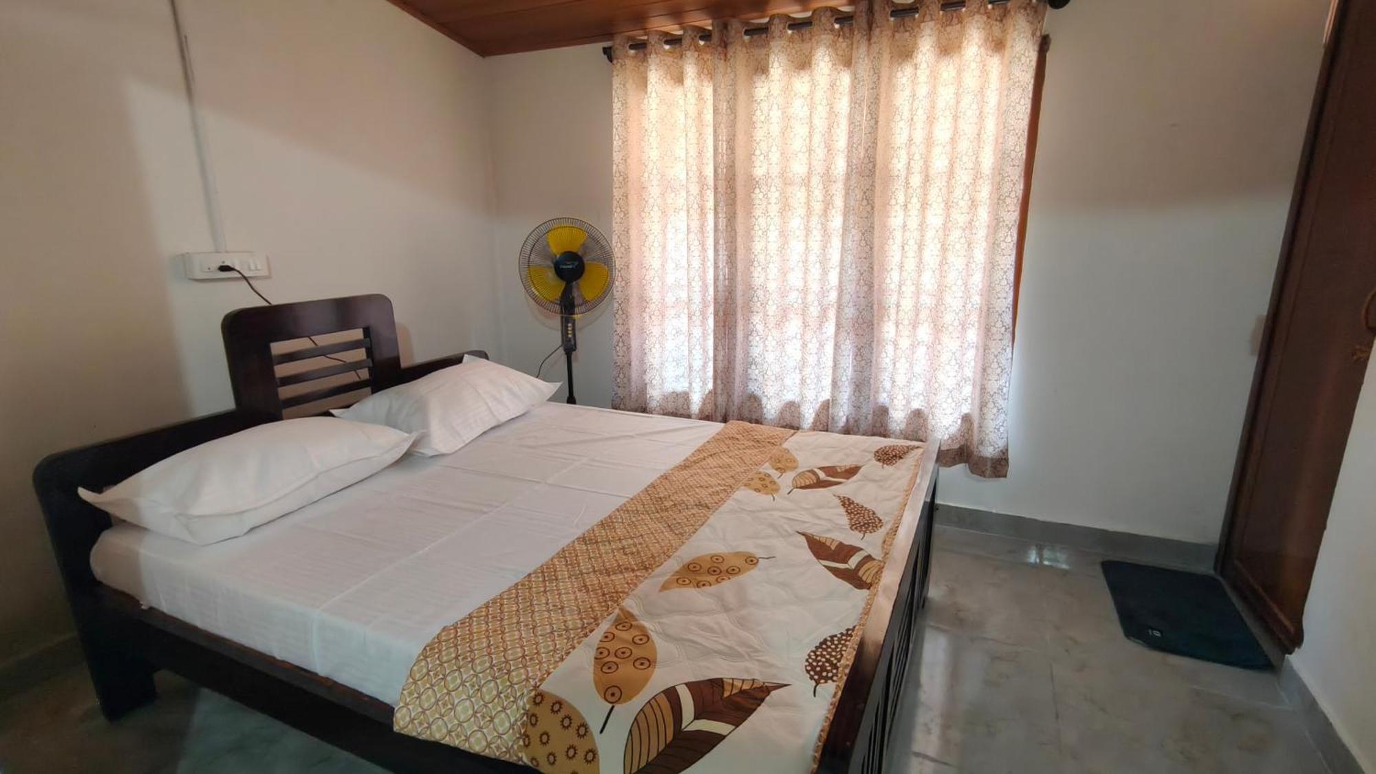 Flintstone Home Kushālnagar Exterior foto
